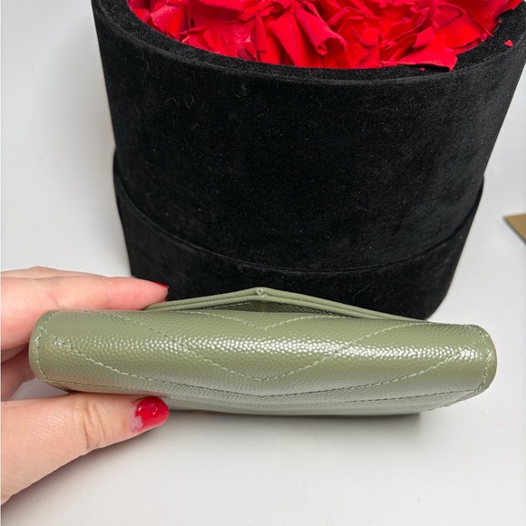 SOLD Saint Laurent Grain De Poudre Matelasse Chevron Small Envelope Wallet Sage - Picture 9 of 13